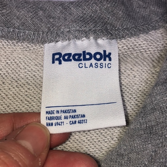 EUC Reebok Size L Sweatshirt - Picture 5 of 15